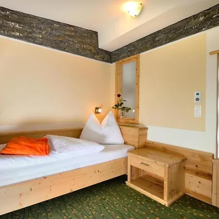 Lorenzer Schlafstubn Guest house 3*